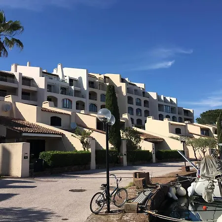 Apartamento Le Coin Bleu - Vue Et Port A 2 Pas De La Aux Marines De Pour 2 Personnes *